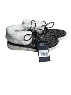 NWT Hey Dude “Britt” Shoes. Size 5